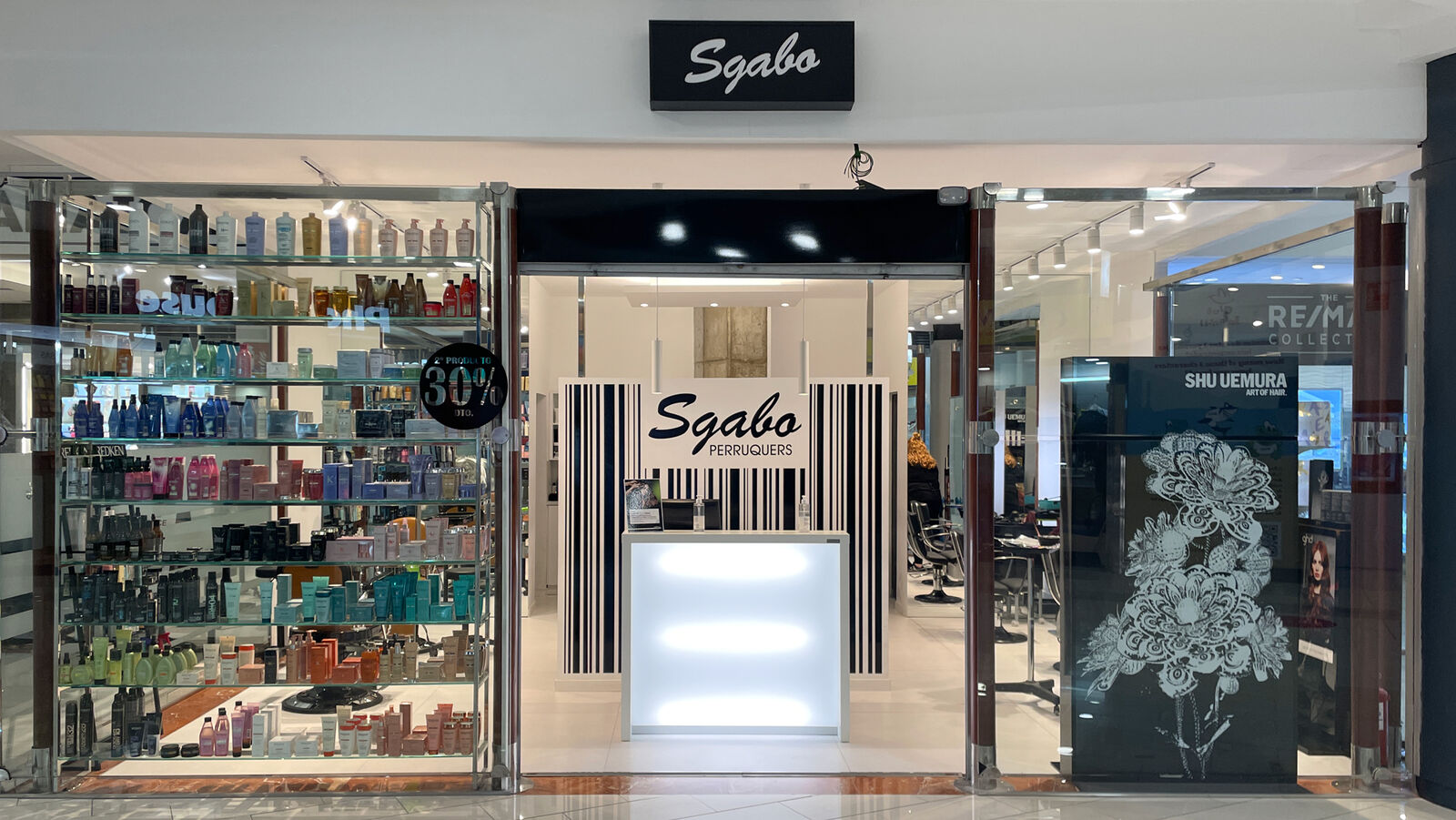 Sgabo Perruquers store front